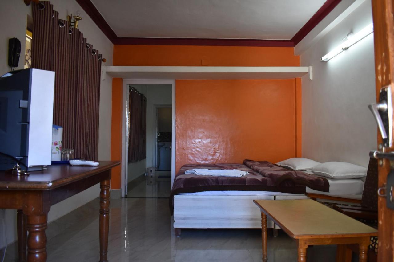 אוטי Hotel Sri Balaji מראה חיצוני תמונה