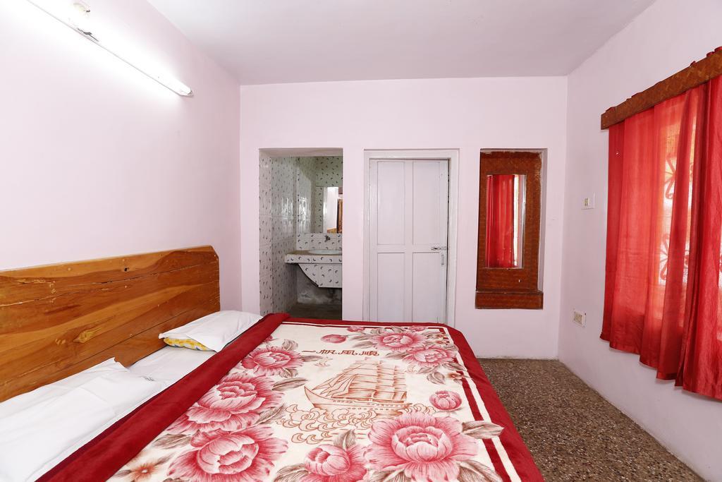 אוטי Hotel Sri Balaji מראה חיצוני תמונה