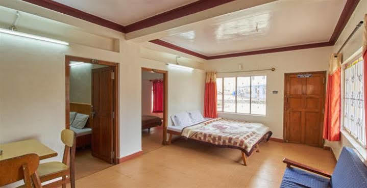 אוטי Hotel Sri Balaji מראה חיצוני תמונה